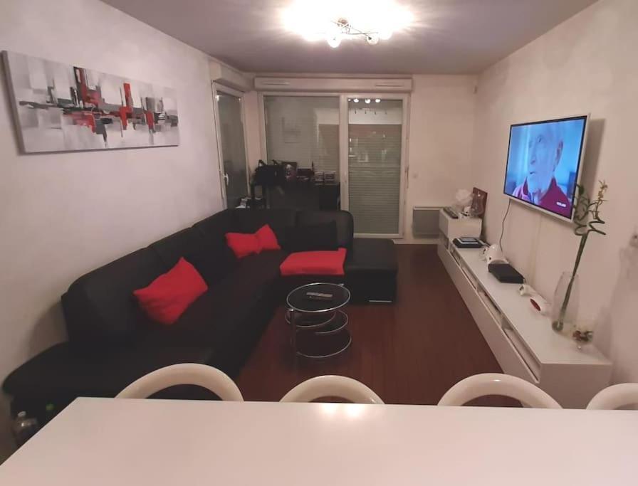 Joli Appartement Avec Jardin Et 2 Parkings Prives Аржантей Экстерьер фото
